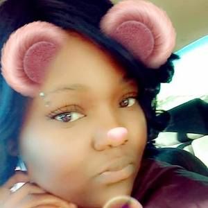 Meet your Posher, Tee